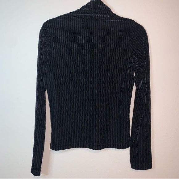 Sno Skins Turtleneck Sweater - Picture 5 of 6